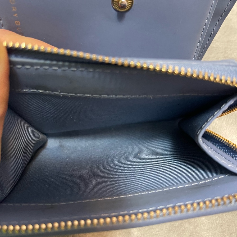 Tory Burch bi fold wallet - Picture 13 of 16